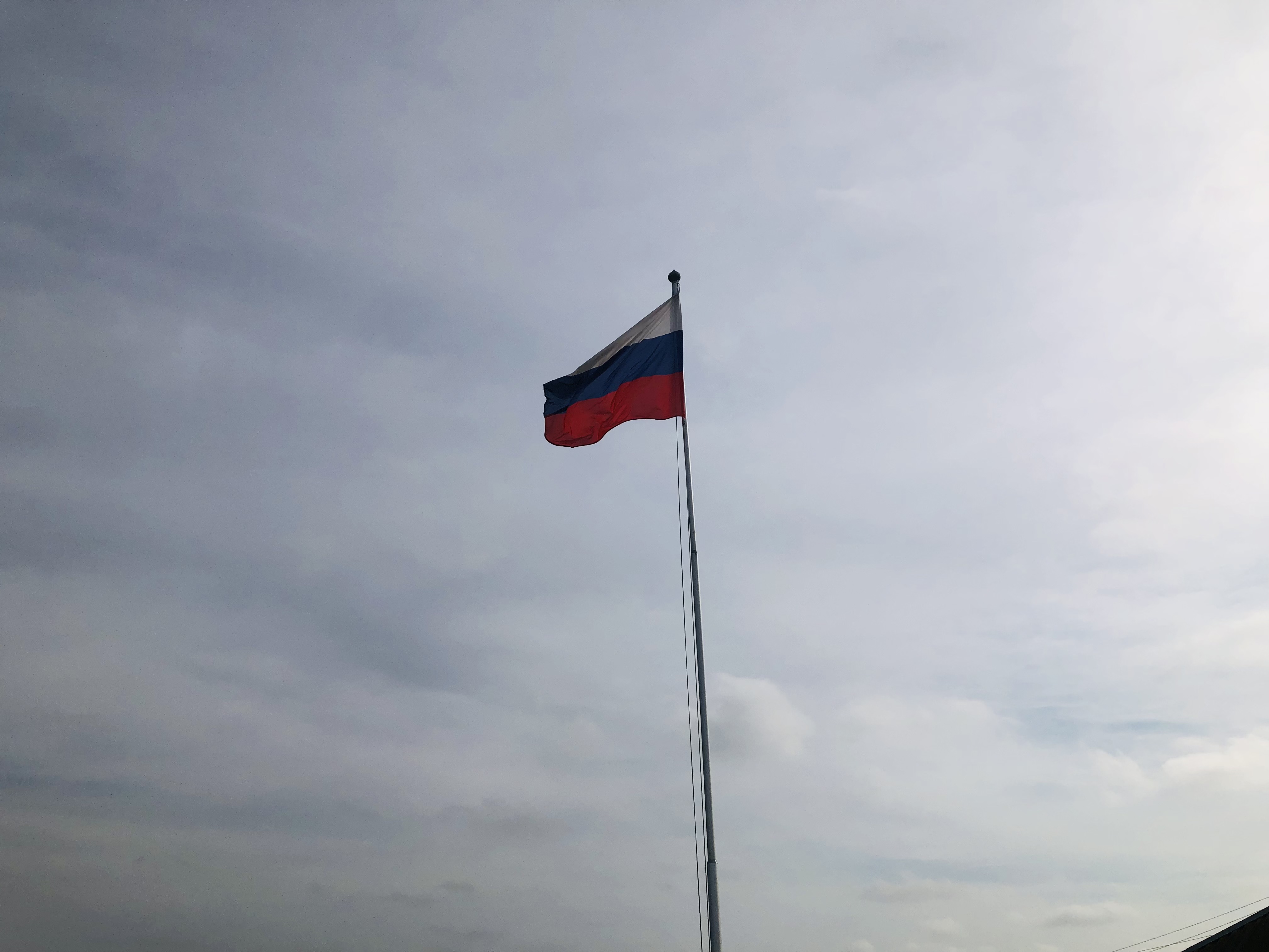 Церемония поднятия флага.